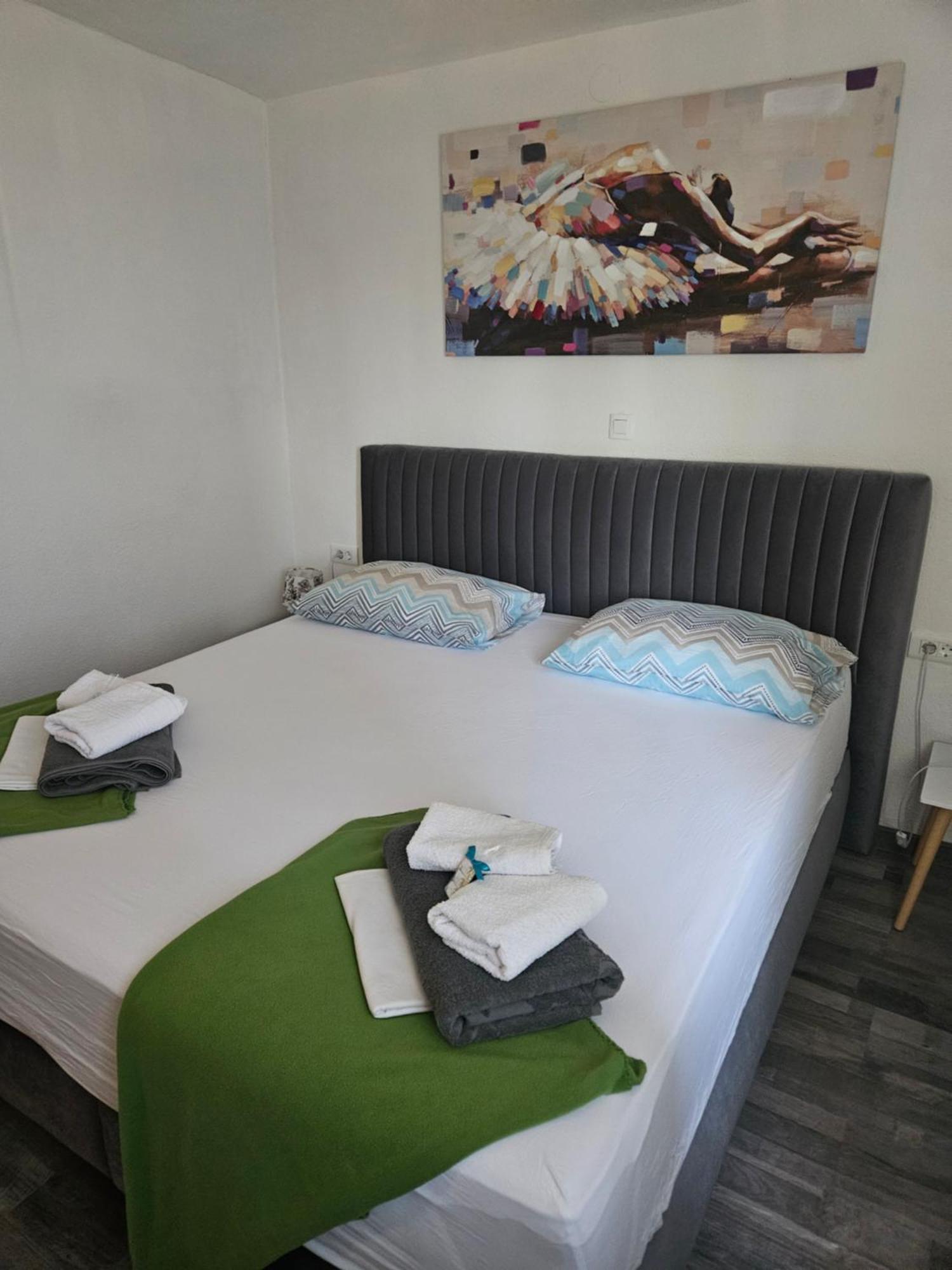 Apartman Koko With Private Jacuzzi Макарска Экстерьер фото